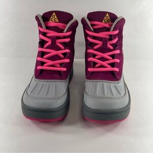 Nike Woodside Chukka II Raspberry Red Boots Size 4Y